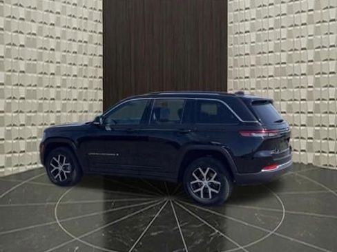 Certified 2023 Jeep Grand Cherokee Limited w/ Luxury Tech Group II AWD/4WD image 7