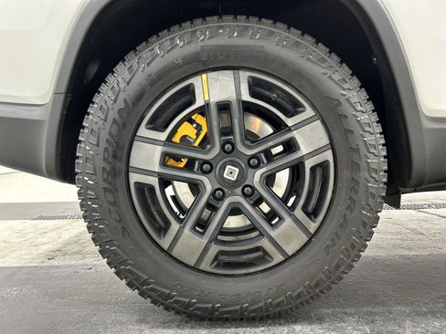 Used 2023 Rivian R1S Adventure image 12