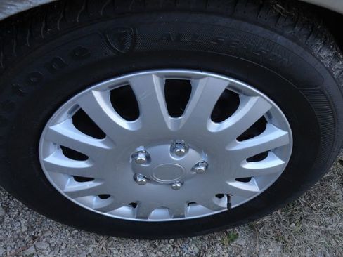 Used 2004 Ford Taurus SE image 20