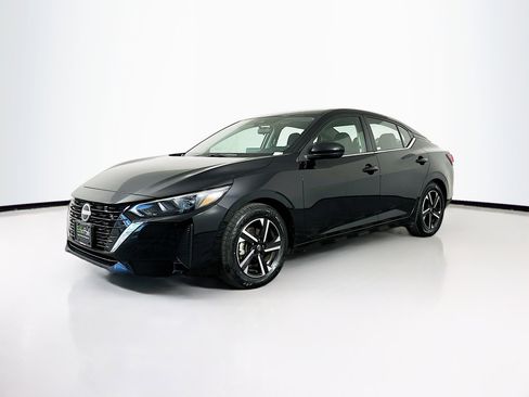 Used 2024 Nissan Sentra SV image 3