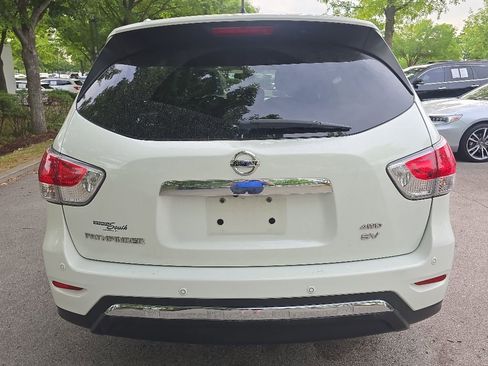 Used 2014 Nissan Pathfinder SV AWD/4WD image 7