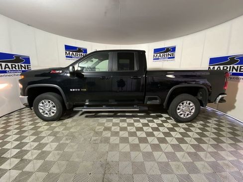 Used 2024 Chevrolet Silverado 2500 LT AWD/4WD image 13