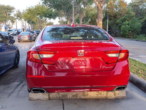 Used 2018 Honda Accord Sport image 7