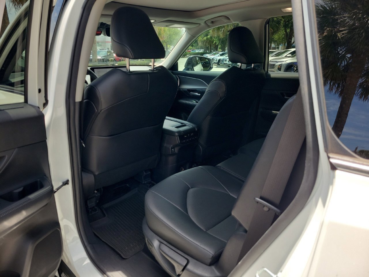 Used 2024 Toyota Grand Highlander AWD Hybrid image 10
