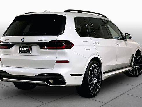 Used 2025 BMW X7 xDrive40i w/ M Sport Package AWD/4WD image 12