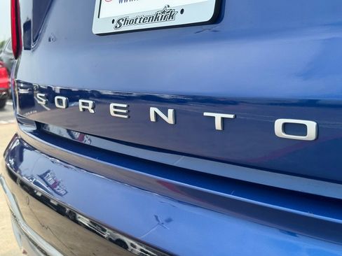 Certified 2022 Kia Sorento SX FWD image 10