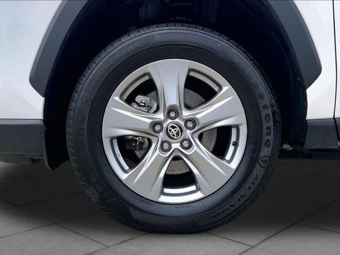Used 2024 Toyota RAV4 XLE FWD image 11