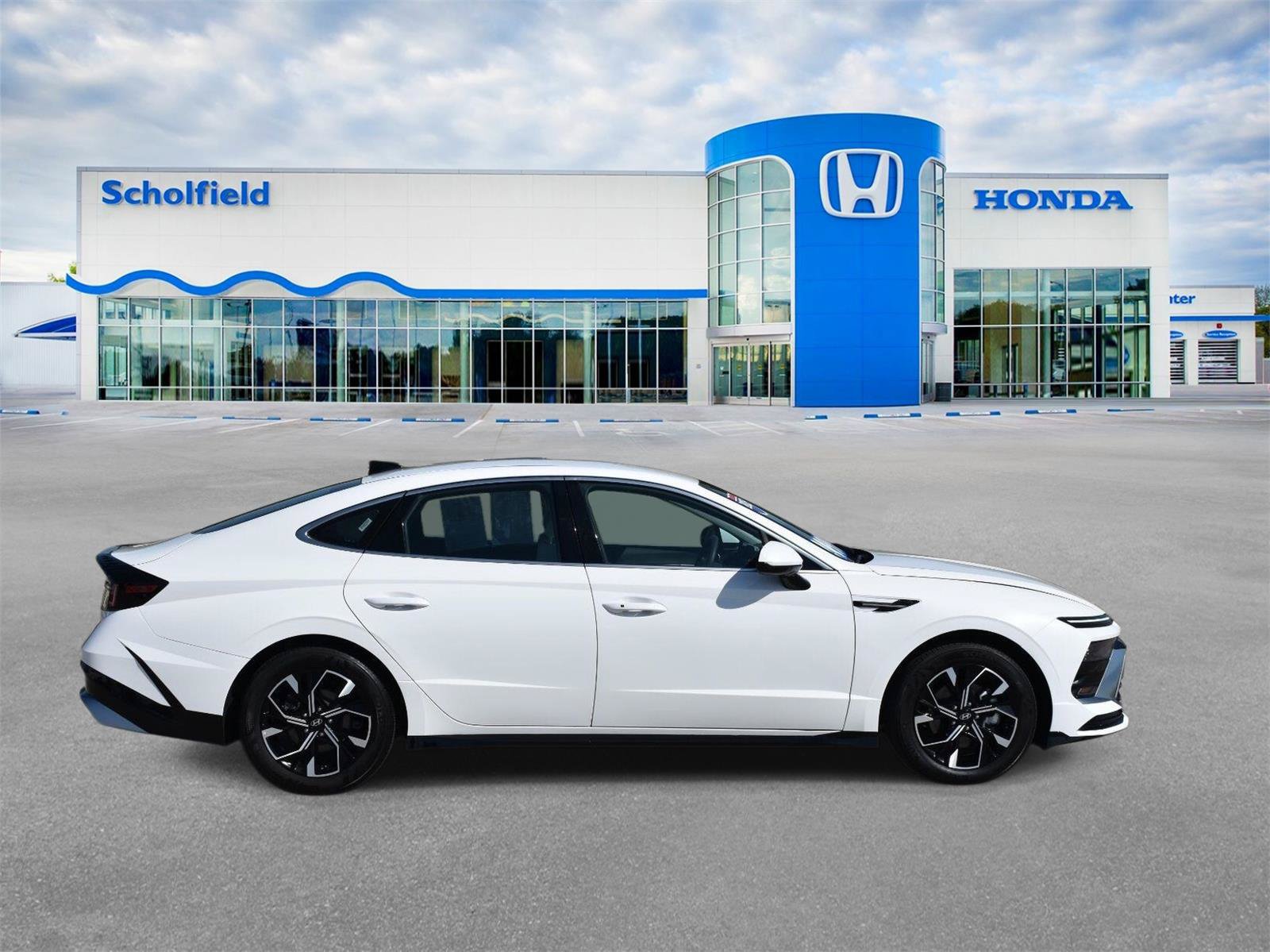 Used 2025 Hyundai Sonata SEL FWD image 2
