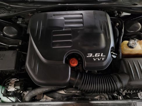 Used 2019 Dodge Challenger SXT RWD image 30