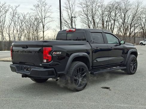 Used 2024 Chevrolet Colorado Trail Boss w/ Technology Package image 10