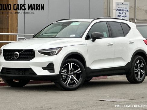 New 2026 Volvo XC40 B4 Core w/ Climate Package FWD image 1