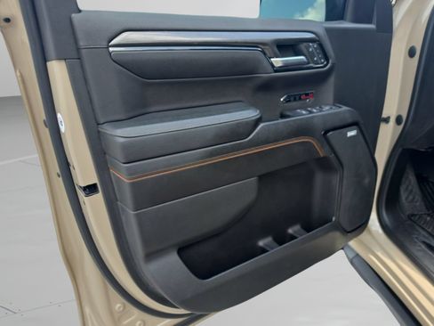 Used 2023 GMC Sierra 1500 AT4 w/ Technology Package AWD/4WD image 12