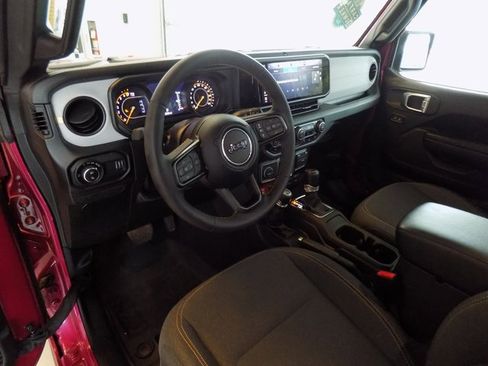 Certified 2024 Jeep Gladiator Sport image 15