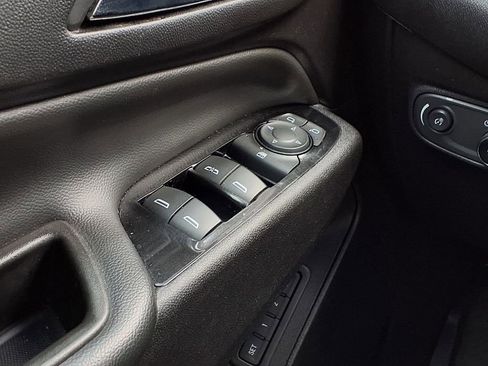 Used 2023 Chevrolet Equinox Premier image 19