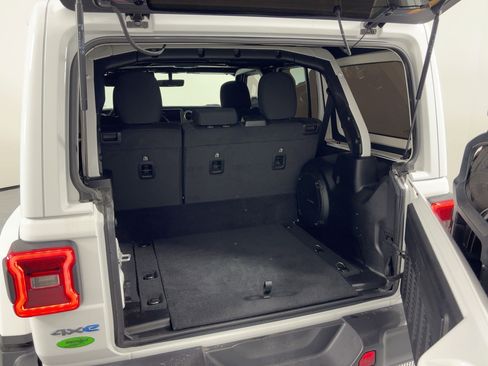 Used 2023 Jeep Wrangler Unlimited Rubicon 4xe image 29