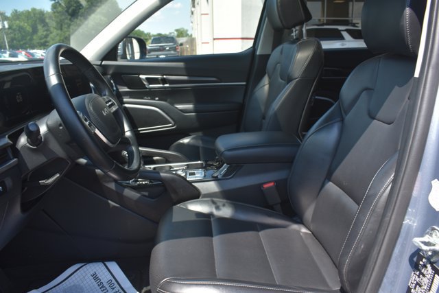 Used 2025 Kia Telluride S FWD image 13
