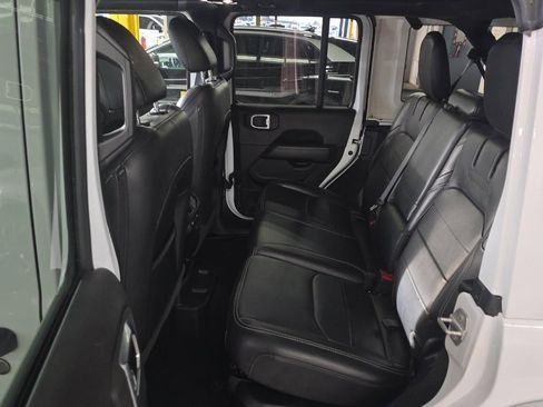 Used 2022 Jeep Wrangler Unlimited Sahara w/ Cold Weather Group image 10