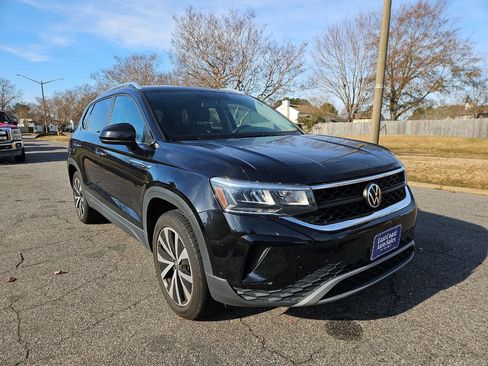 Used 2022 Volkswagen Taos SE image 6