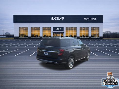 Used 2024 Ford Expedition Limited AWD/4WD image 6