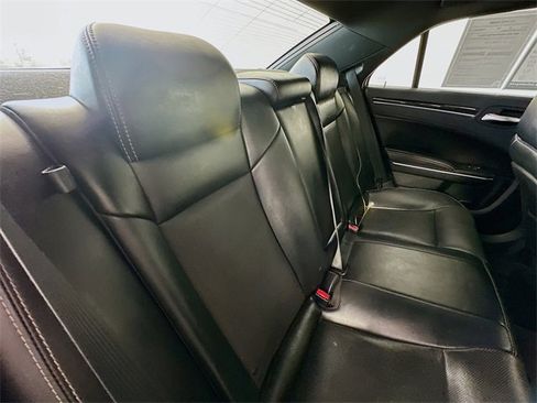Used 2018 Chrysler 300 S w/ 300S Premium Group image 29