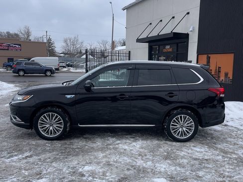 Used 2019 Mitsubishi Outlander GT image 2