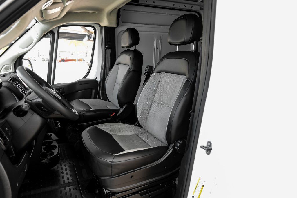 Used 2025 RAM ProMaster 2500 w/ Convenience Group FWD image 31
