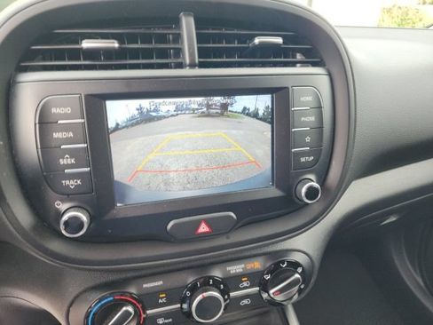 Used 2021 Kia Soul LX FWD image 23