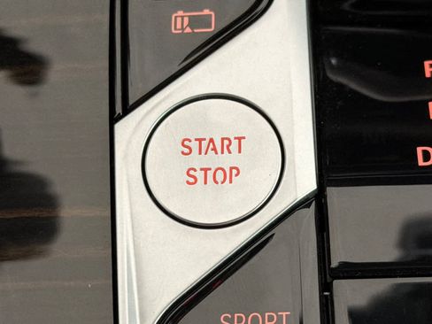 Used 2025 BMW X5 xDrive50e w/ Premium Package image 23