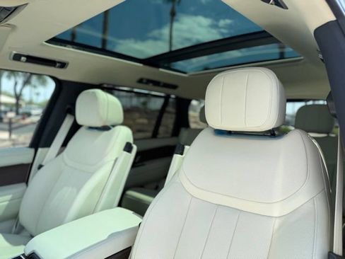 New 2026 Land Rover Range Rover Long Wheelbase SE AWD/4WD image 6