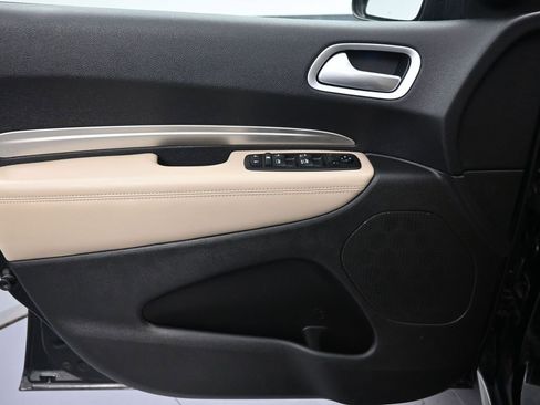 Used 2019 Dodge Durango SXT image 19