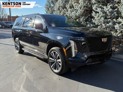 Used 2025 Cadillac Escalade ESV Sport image 12