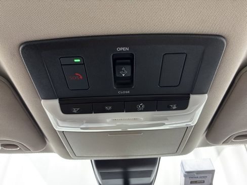 Used 2024 Nissan Altima 2.5 SR w/ SR Premium Package image 21