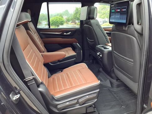 Used 2023 GMC Yukon Denali Ultimate AWD/4WD image 26