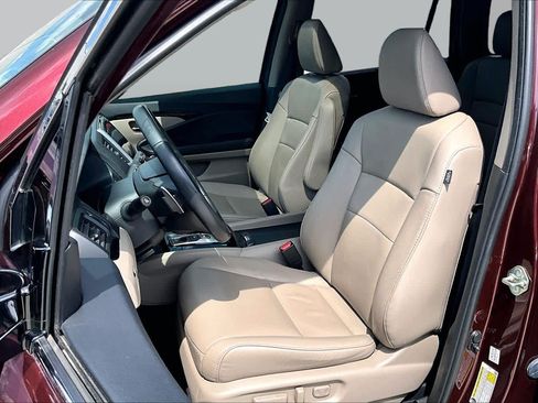 Used 2018 Honda Pilot Touring image 8