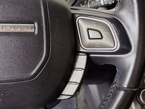 Used 2019 Land Rover Range Rover Evoque SE image 15