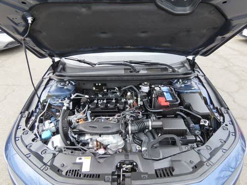 Certified 2025 Honda Accord SE image 9