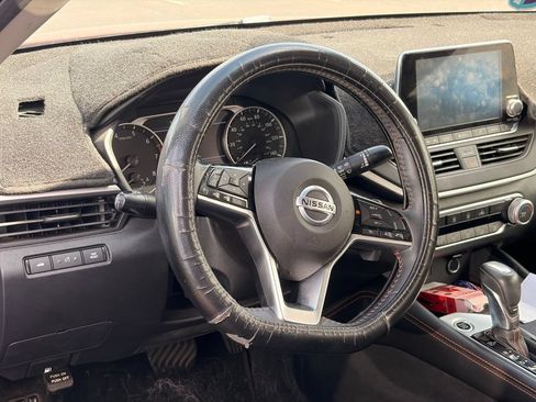 Used 2020 Nissan Altima 2.5 SR FWD image 8