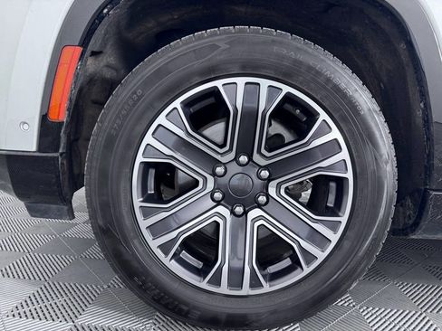 Used 2023 Jeep Wagoneer L Series II image 9