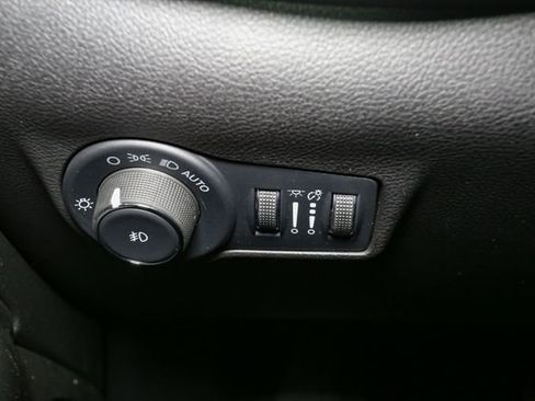 Used 2022 Jeep Compass High Altitude image 35