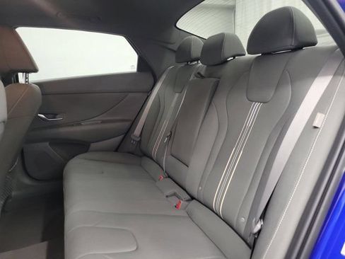 Used 2024 Hyundai Elantra SEL FWD image 10