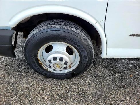 Used 2014 Chevrolet Express 4500 Extended image 15