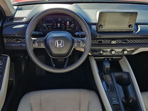 Used 2025 Honda Accord LX image 17