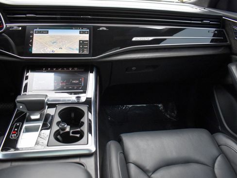 Used 2019 Audi Q8 Prestige w/ Luxury Package image 14