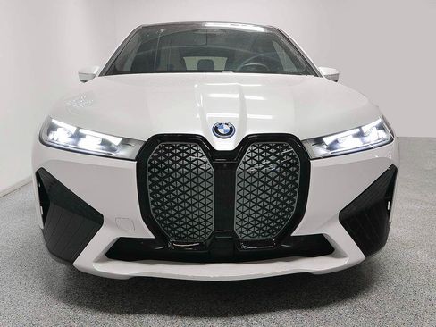 Used 2024 BMW iX xDrive50 w/ Premium Package AWD/4WD image 2