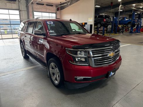 Used 2015 Chevrolet Suburban LTZ AWD/4WD image 4