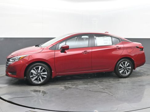 Certified 2025 Nissan Versa SV w/ Trunk Package image 4