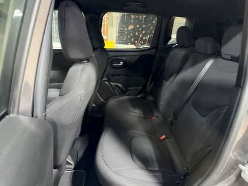 Used 2021 Jeep Renegade Latitude AWD/4WD image 17