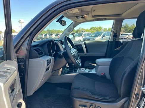 Used 2011 Toyota 4Runner SR5 w/ Convenience Pkg AWD/4WD image 29