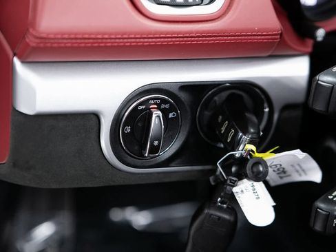 Certified 2022 Porsche 718 Boxster Spyder image 18