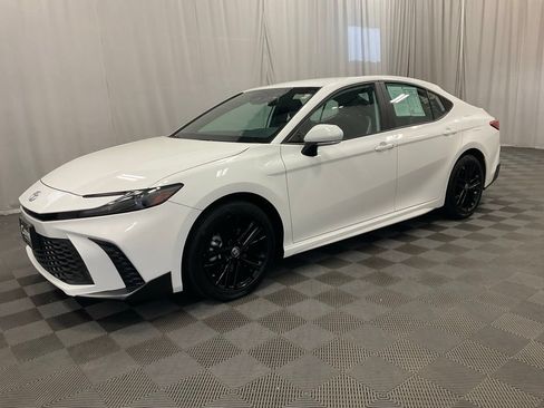 Used 2025 Toyota Camry XSE AWD/4WD image 5